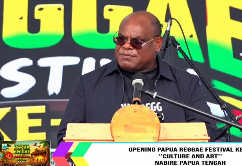 The Papua Reggae Festival was opened by the Governor and attended by 36 bands from all over Papua.